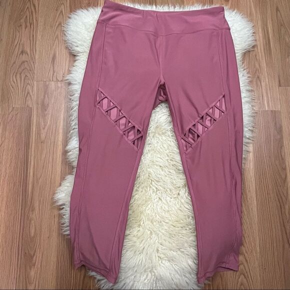 N.Y.L New York Laundry Mauve Cut Out Capri Workouts Leggings L - Picture 2 of 7